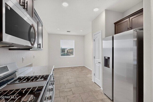 Building Photo - 12621 Cono Norte Dr