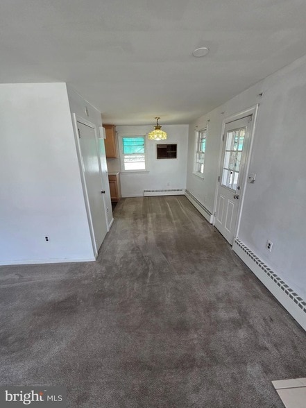 Building Photo - 926 Green Ln