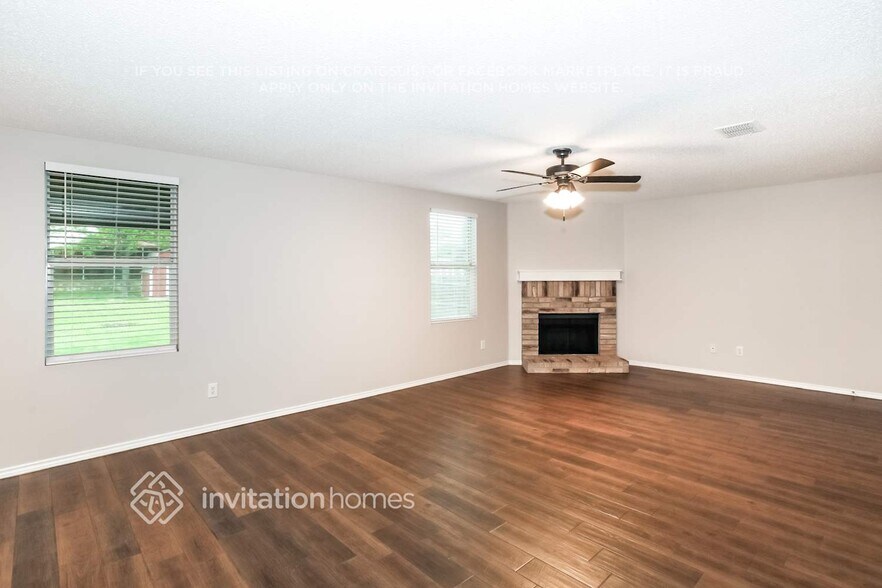 Building Photo - 1829 Lariat Dr