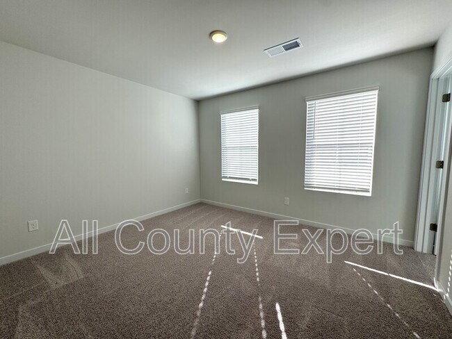 Building Photo - 7273 Mulberry St