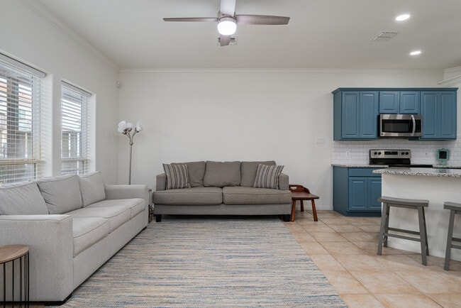 Building Photo - 14878 Granada Dr