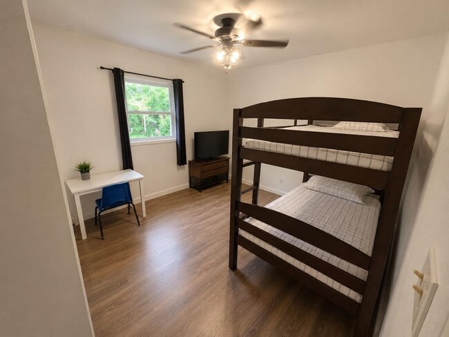 Building Photo - 14159 Talcott Dr