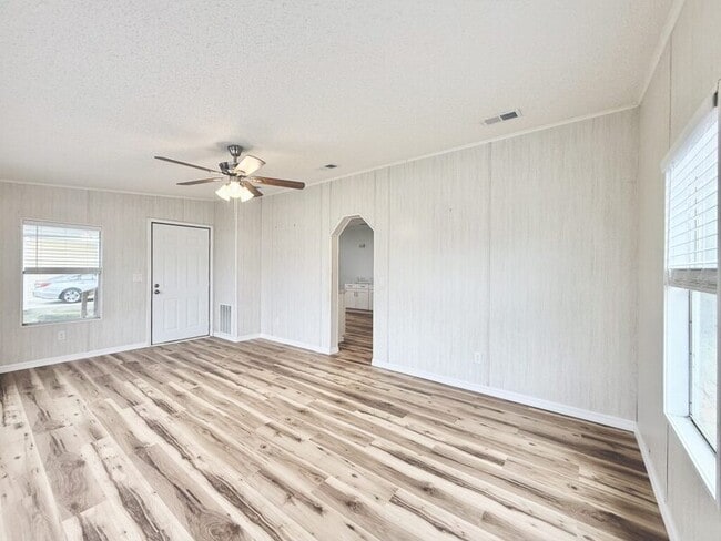 Building Photo - 43 Sargent St