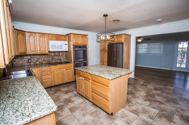 Building Photo - 4213 40th St