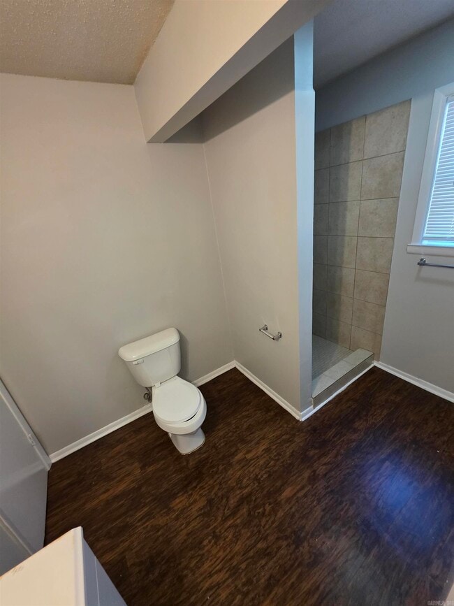 Building Photo - 1000 Lehman Dr