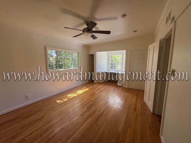 Building Photo - Private and Cozy 4 Bedroom Home located in...