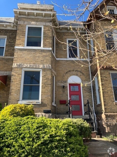 Building Photo - 10 Q St NE