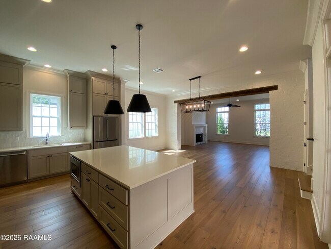 Building Photo - 2110 Belfleur St