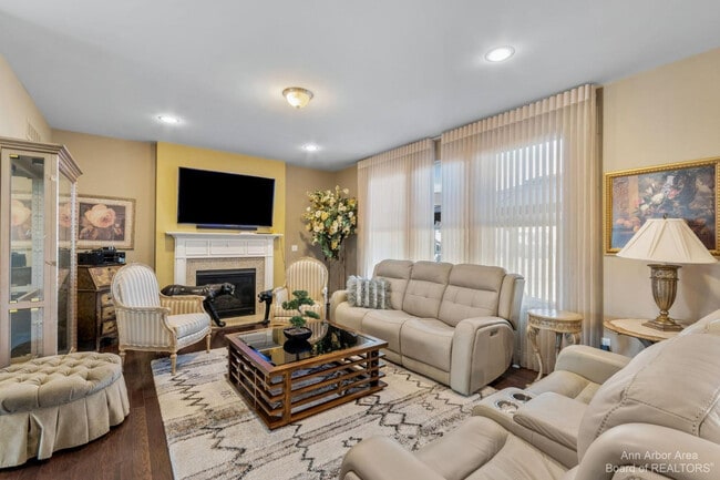 Building Photo - 4290 Hackberry Ct