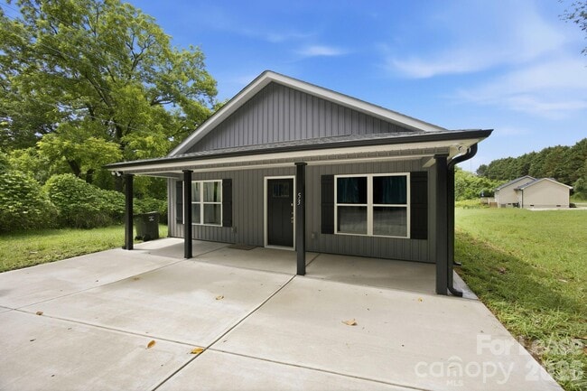 Building Photo - 53 Travora Cir