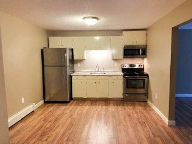 Building Photo - 1375 Bodwell Rd