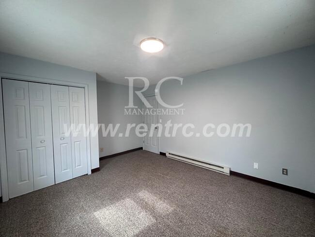 Building Photo - 1002-5 Glendale-