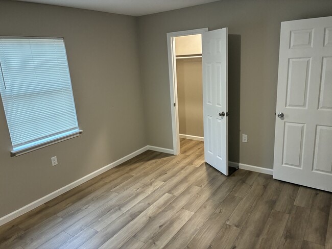 Building Photo - 101 Jewel Cove