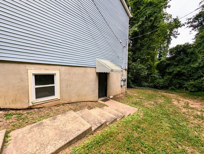Building Photo - 1220 Gorman St