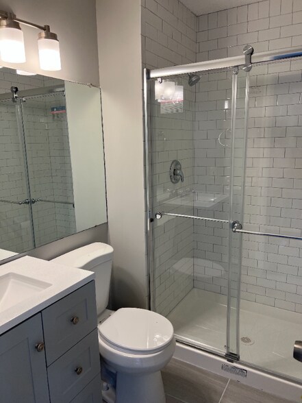 Building Photo - 999 Westgate Dr