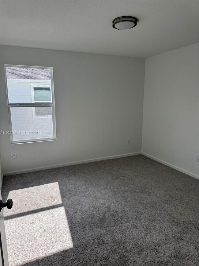 Building Photo - 5885 Sweetwood Dr