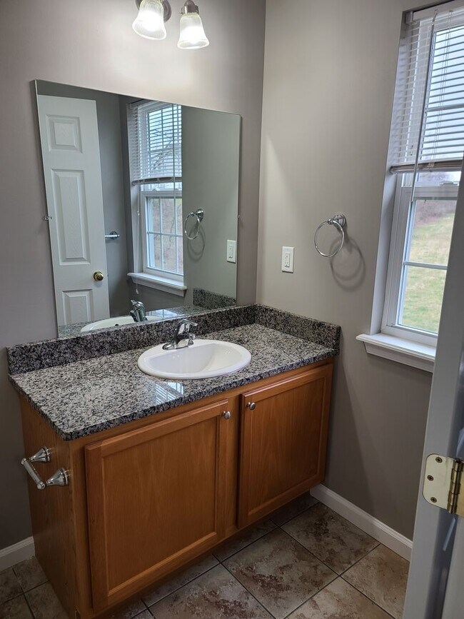 Building Photo - 3 Bedroom Townhome for Rent in Waynesboro