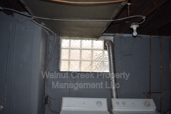 Building Photo - 136 Cleveland St