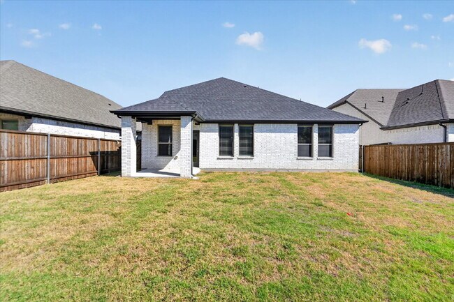 Building Photo - Spacious 5-Bedroom, 4-Bath Home with Washer, Dryer & Refrigerator