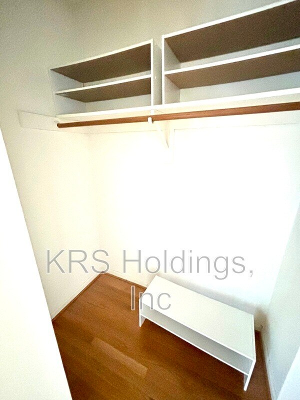 Building Photo - 542 Whitcover Cir