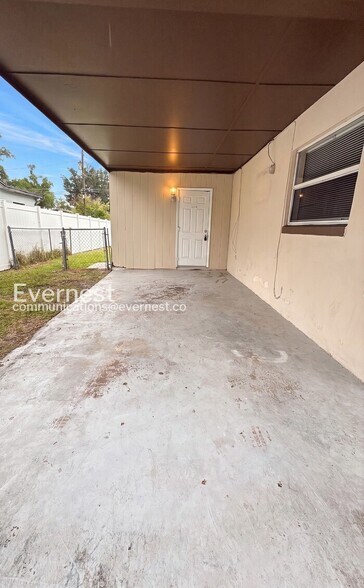 Building Photo - 2151 S Ivey Ln