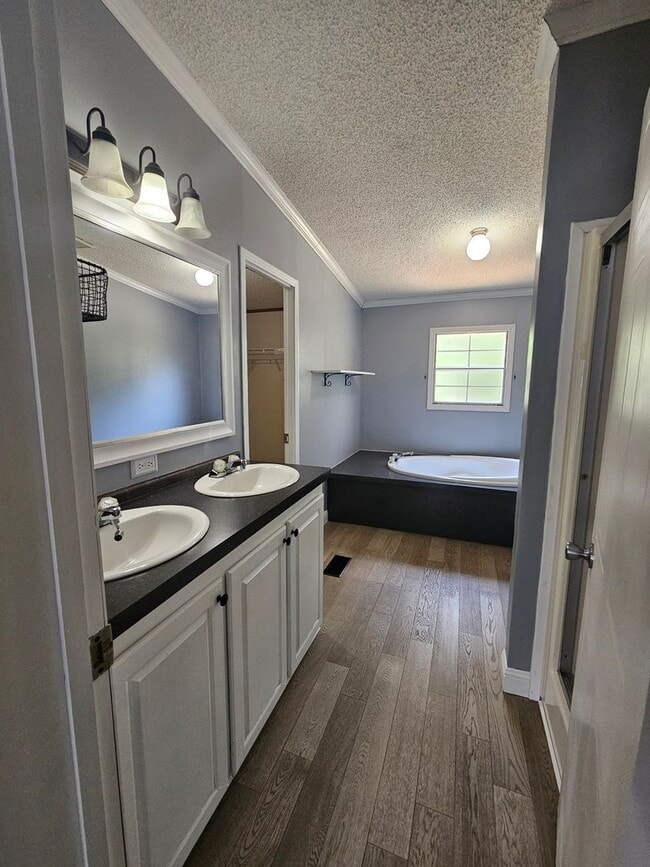 Building Photo - 4 Bedroom/ 2 Bath Modular Home