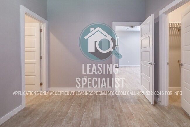 Building Photo - AMAZING NORMAN HOME AVAILABLE TO PRE-LEASE...