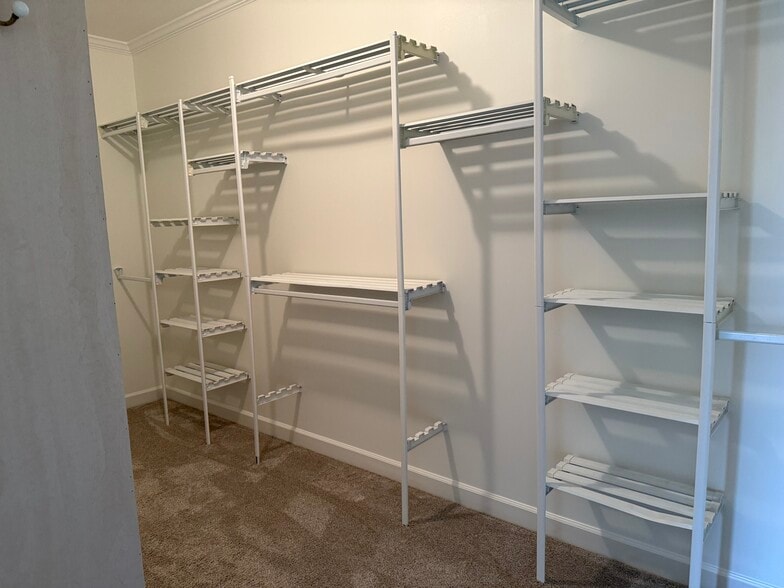 Pantry - 18020 Edwards Ferry Rd