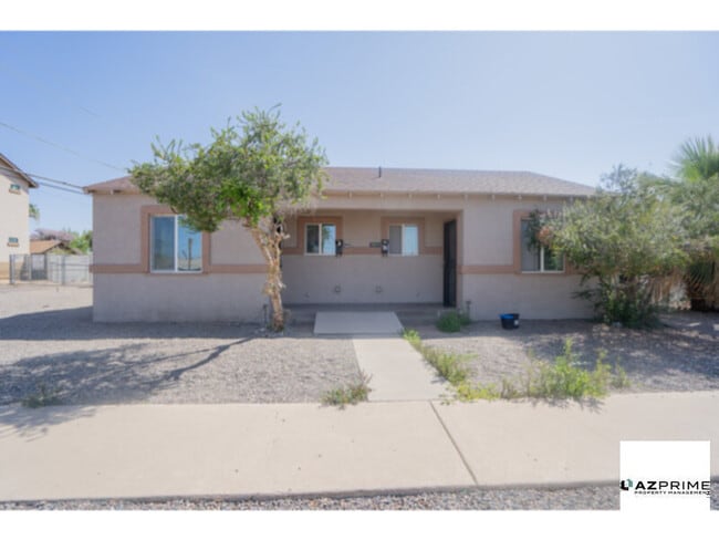 Building Photo - $500 OFF FIRST MONTH'S RENT MOVE IN SPECIA...