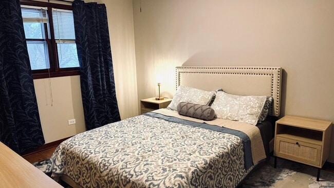 Building Photo - 9323 80th Ct