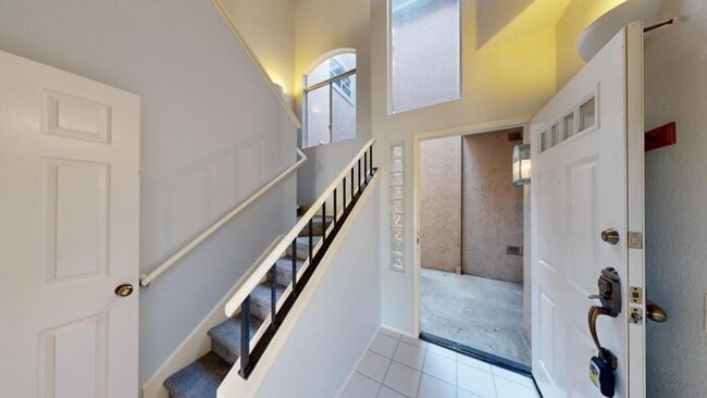 Building Photo - 7254 Shoreline Dr