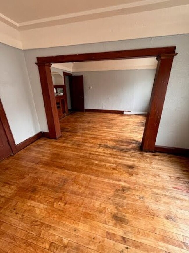 Building Photo - 2504 W.Scott (Aka 1143 S 25th)