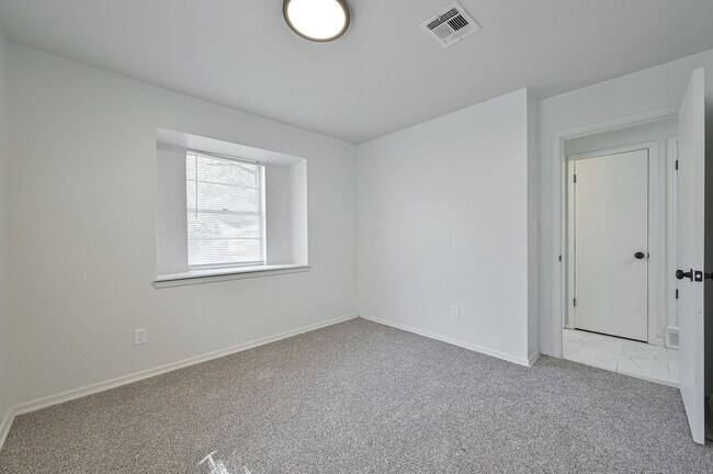 Building Photo - 3912 Parkwoods Ln