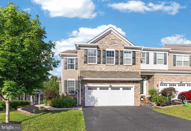 Building Photo - 271 Fairfield Cir W