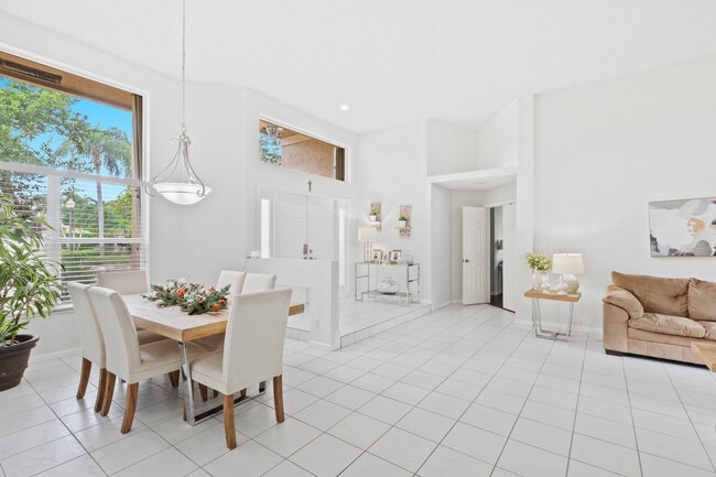 Building Photo - 1007 Spoonbill Cir