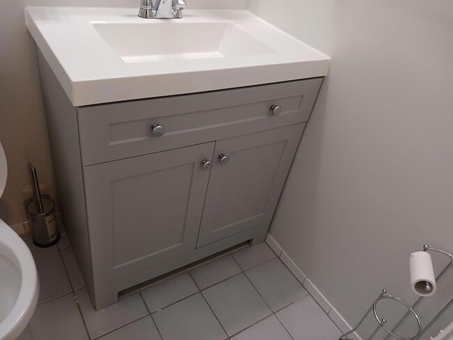 Building Photo - 2655 E 21st St