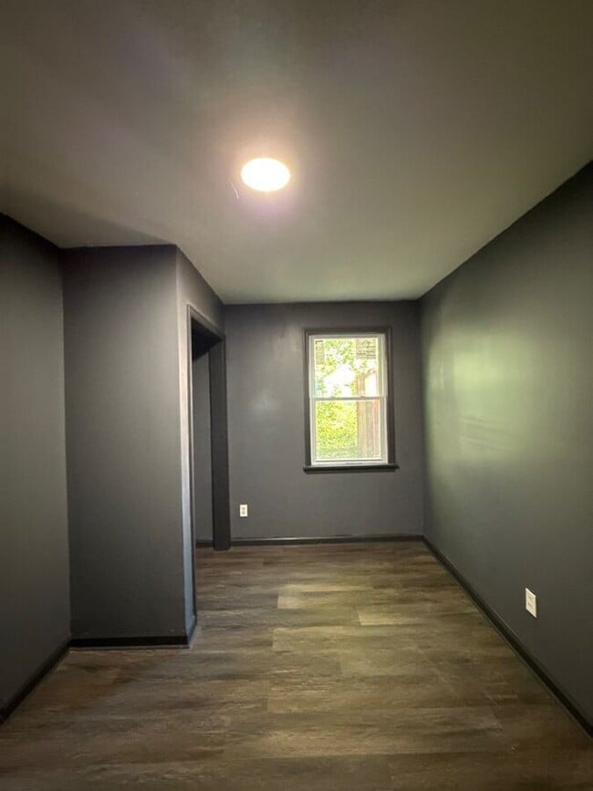 Building Photo - 761 Gracewood St