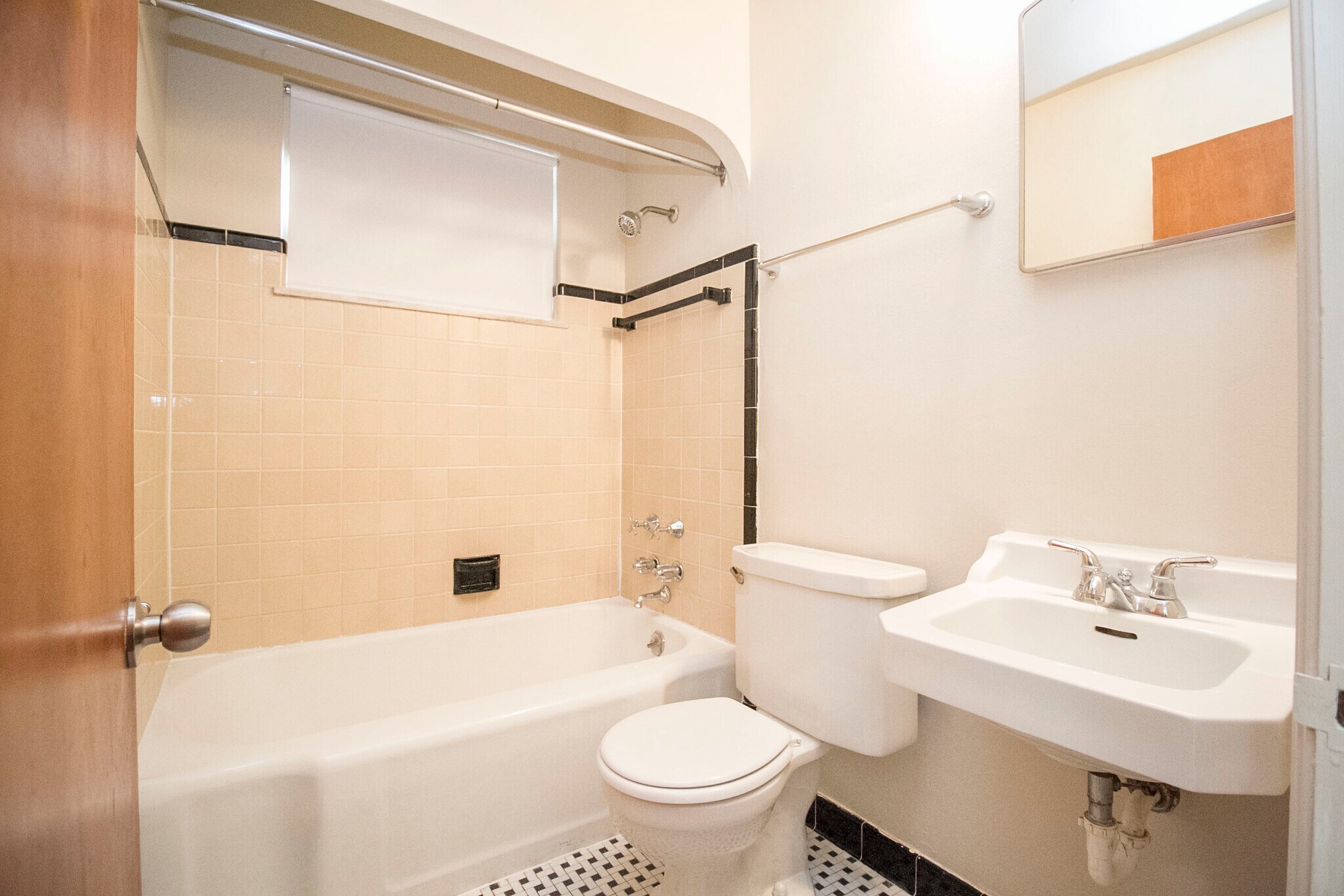 Building Photo - 3941 Torrance Dr