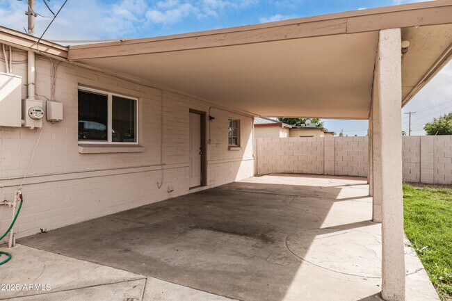 Building Photo - 5620 N 19th Ave