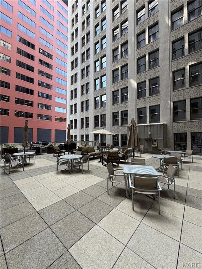 Building Photo - 314 N Broadway