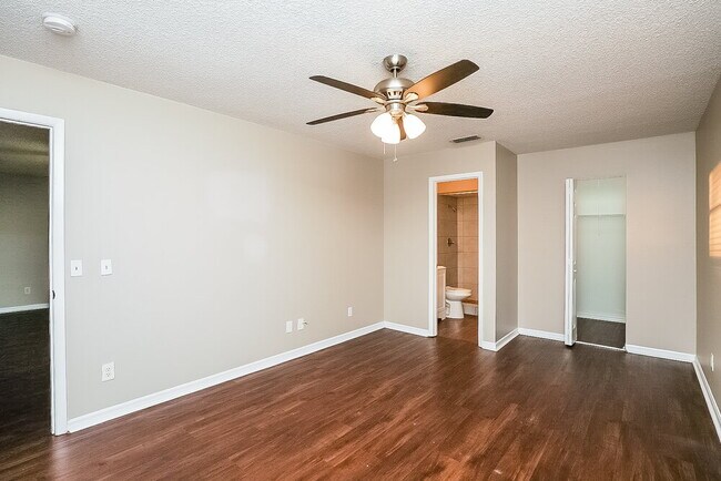 Building Photo - 718 Del Prado Dr