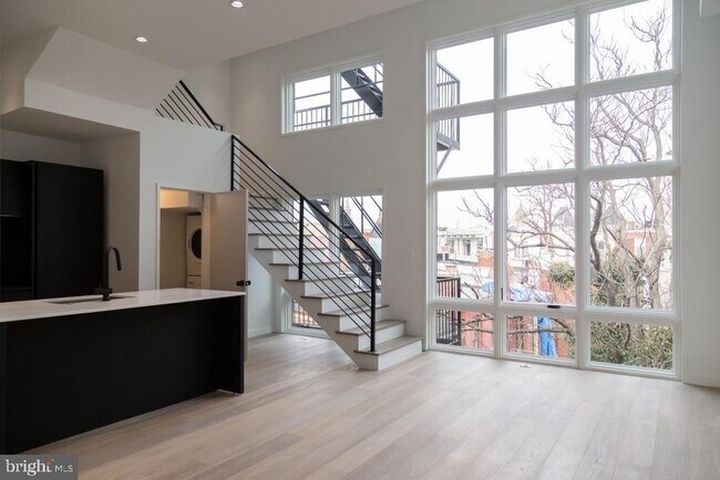 Building Photo - 1443 Euclid St NW