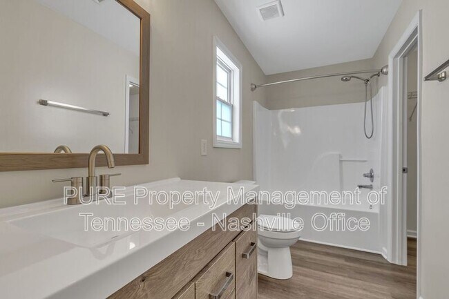 Building Photo - 723 Holland Ridge Dr