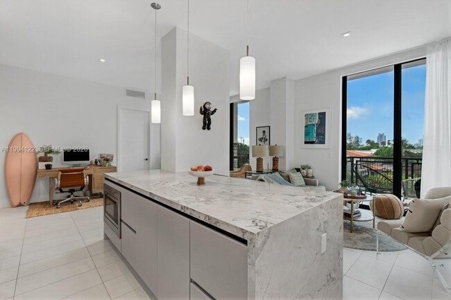 Building Photo - 1030 15th St