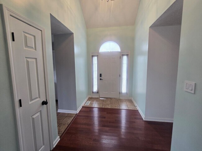 Building Photo - 1377 Mutual Dr