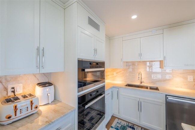 Building Photo - 770 S Palm Ave