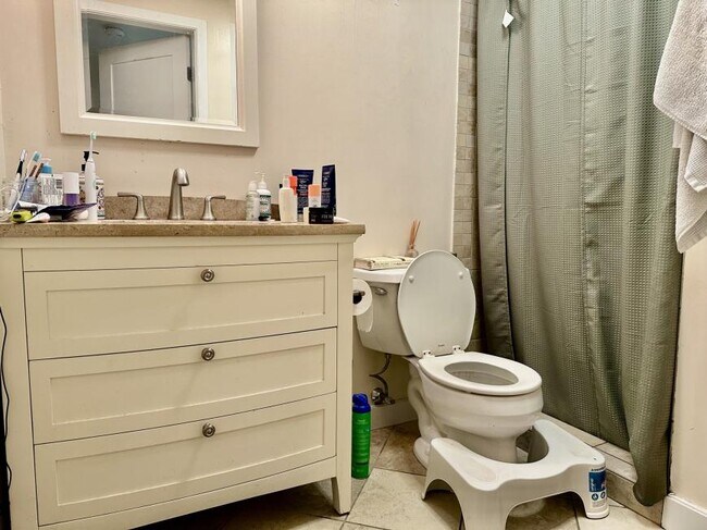 Building Photo - 2 bedroom in Boston MA 02127