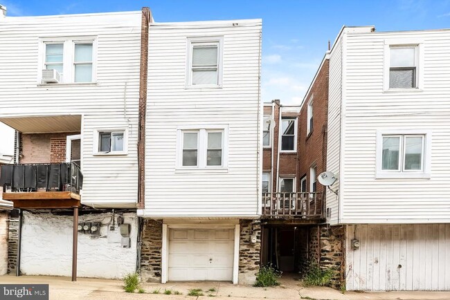 Building Photo - 3002 McKinley St
