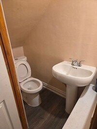 Building Photo - 5BR/1.5BA Row Home with Backyard and Laundry Hookups