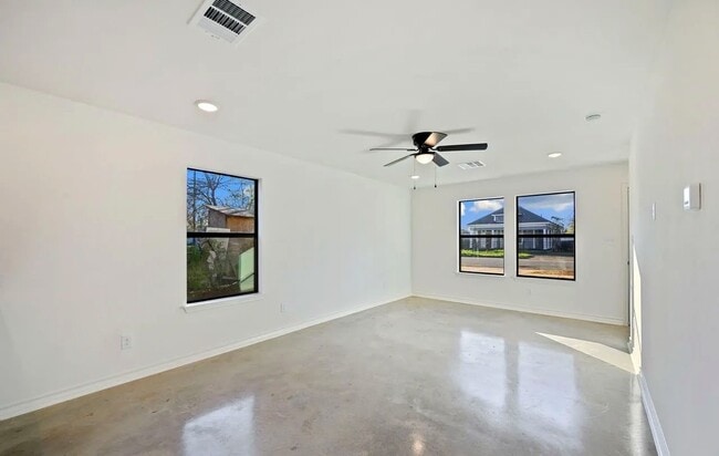 Building Photo - 545 Delmar St